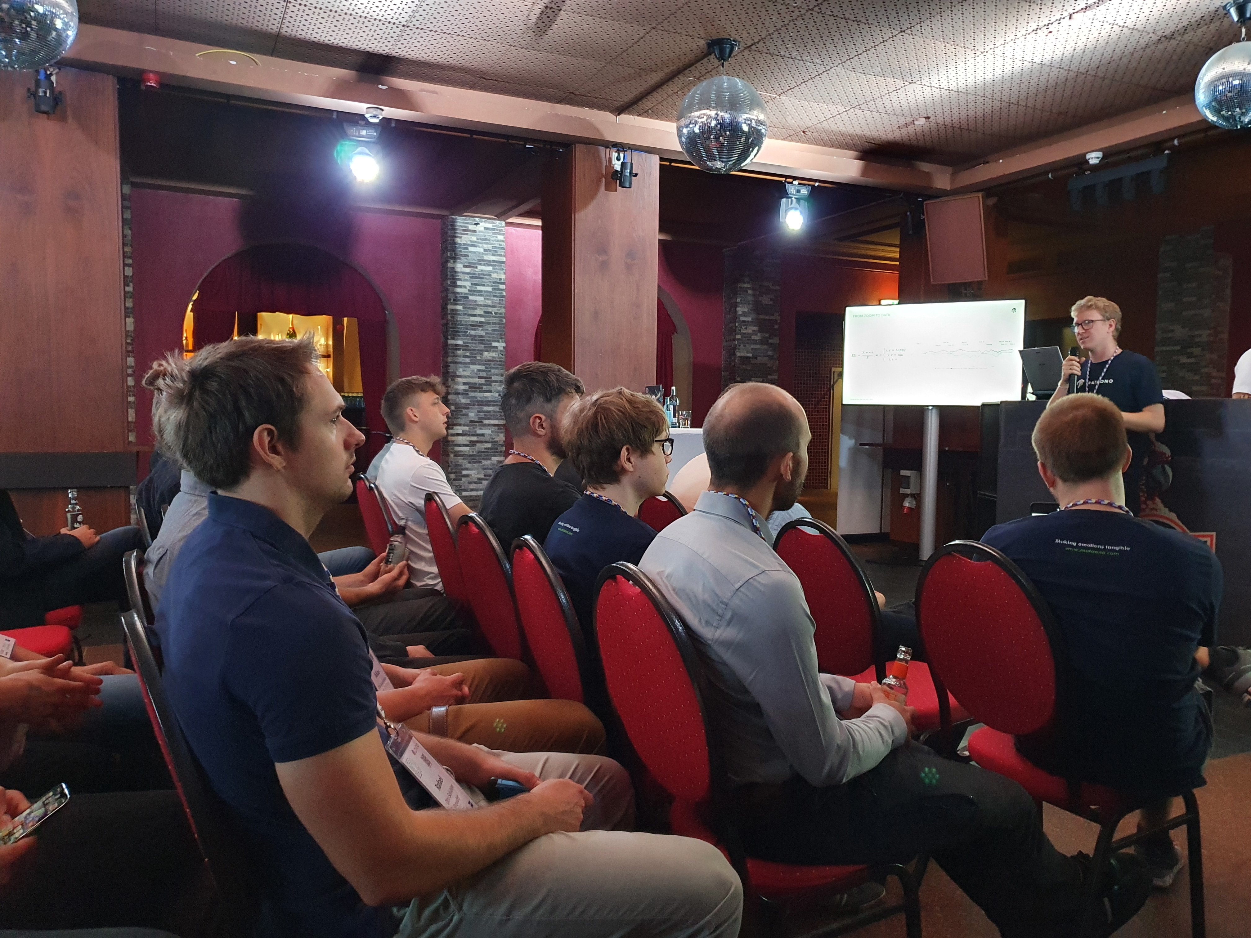 Image of the focused crowd during Max' talk
